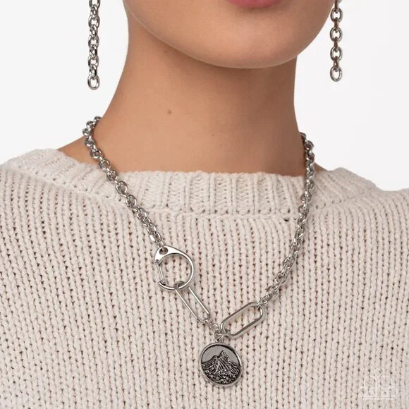 Mountain Region - Silver Necklace - Picture 1 of 3